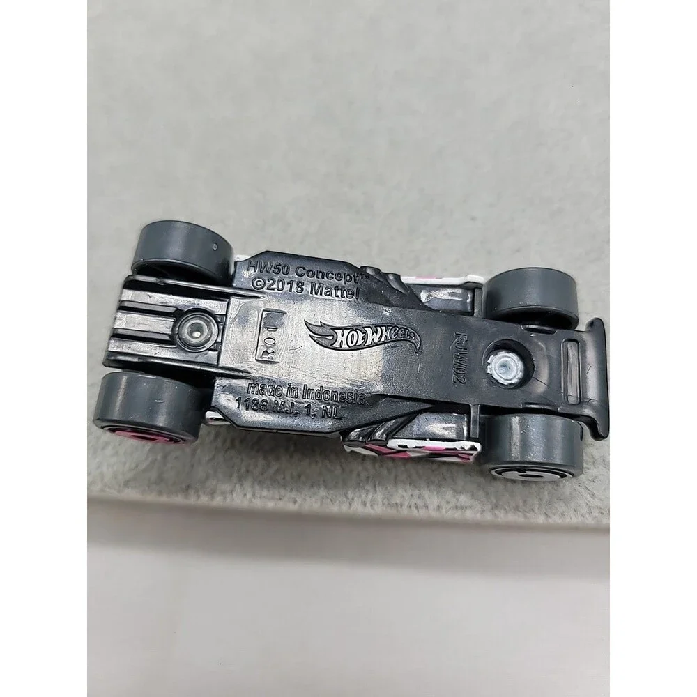 2018 Hot Wheels HW50 Concept Speed Blur White Diecast 1:64 Toy Race Car